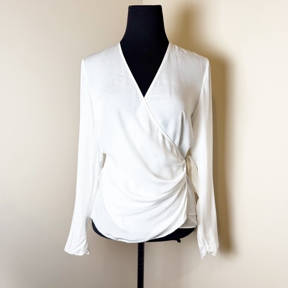 ARITZIA BABATON “Wren” Wrap blouse S - Picture 3 of 7